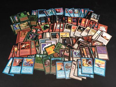 beaucoup de cartes sur la table