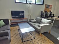 Ensemble de mobilier comprenant 2 fauteuils bergères, 1 étag… (photo 4)
