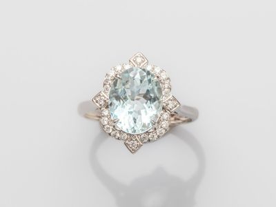 une bague aigue-marine et diamant