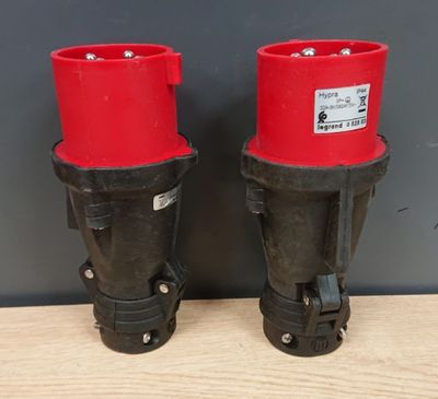 Lot de 2 Fiches mobile droite LEGRAND Hypra IP44 32A - 380V~…