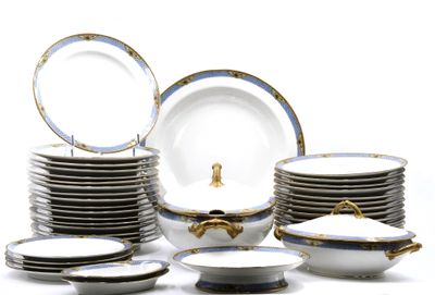 HAVILAND, LIMOGES Partie de service de table en porcelaine à…