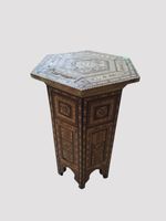 Petite table d'appoint orientale en marqueterie (accidents e…
