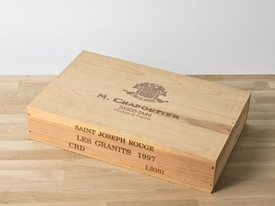 caisse à vin en bois personnalisée avec logo gravé