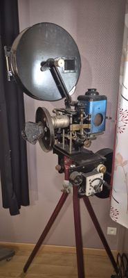 Projecteur de film 35 mm, de marque MIP