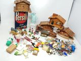 un grand nombre d'objets posés sur une table
