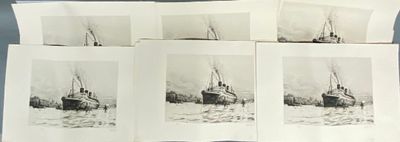plusieurs photographies en noir et blanc d'un bateau sur l'eau