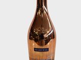 la bouteille est vide et prête à être remplie d'une boisson