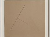 une image représentant un triangle dessiné sur une feuille de papier