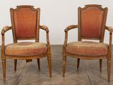 paire de fauteuils français de style louis xvi