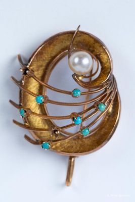 BROCHE formant pendentif en or jaune 585 millièmes de forme sinueuse à - Photo 1