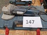 une photo d'une boîte à outils sur laquelle sont posés de nombreux outils