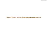 une image d'un bracelet en chaîne en or sur fond blanc