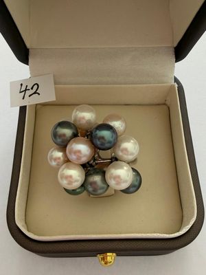 Bague en or gris, signée - PORCHET - Rehaussée de 15 Perles …