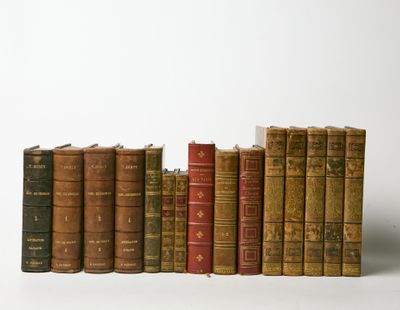 LOT _ Ensemble d'ouvrages reliés : LA BRUYERE.