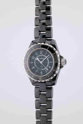 CHANEL J12 Réf : H1628 Vers : 2010.