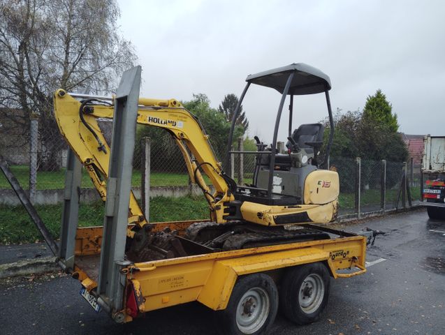 Mini pelle NEW HOLLAND E16 Canopy, 1T600. 3409 heures. Avec godet...