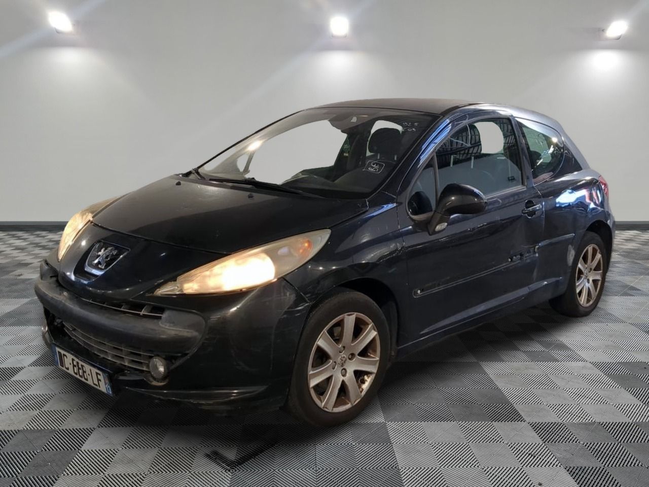 PEUGEOT 207 1.6 HDI 16V 90CH Premium Pack - Intérieur à restaurer