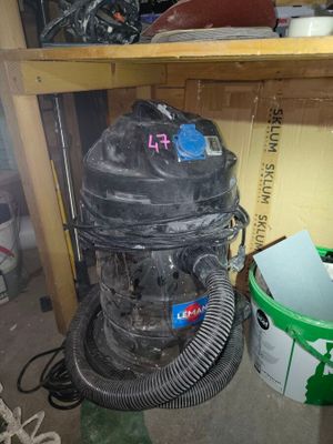 an image of a dust collector ' s room with a dust collector ' s equipment