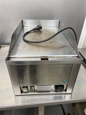 a small machine that is sitting on a table