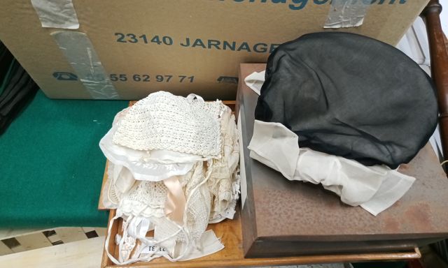 Lot de chapeaux