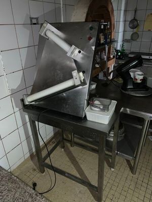 Laminoir de marque VELMA, modèle GIOTTO D45.