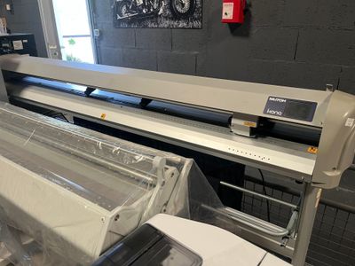 une image représentant une grande machine dans une usine