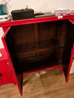 UN MEUBLE BOIS ROUGE 2 PORTES JAPONISANT 97 X 45 X 108 CM (photo 2)