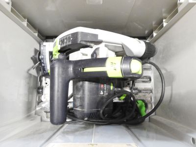 an image of a close up of a machine in a box