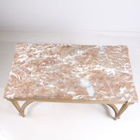 Table basse en bois naturel ; pieds fuselés et cannelés reli… (photo 3)