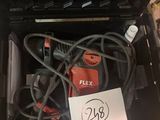 une boîte qui contient beaucoup de fils