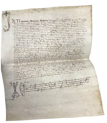 un vieux document sur lequel figurent des inscriptions