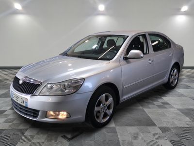 a picture of a silver car on a checkered floor