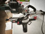 a picture of a machine that is sitting on a table