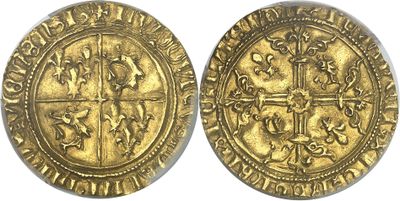 une pièce d'or avec une croix au recto et une croix au verso