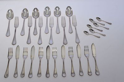 CHRISTOFLE, ensemble de couverts en métal argenté modèle fil… - Photo 1