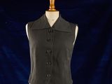 un gilet noir pour femme sur un mannequin, un mannequin, un mannequin, un mannequin, un mannequin, un mannequin, un mannequin, un mannequin