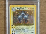 une carte à collectionner Pokémon sur laquelle figure une myrtille