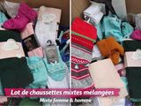 deux photos d'une boîte remplie d'objets divers