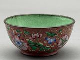 Bol chinois en émail closé orné d'un motif floral