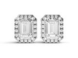 une image d'une paire de boucles d'oreilles en diamant sur fond blanc