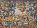 une image d'une tapisserie accrochée au mur d'une pièce