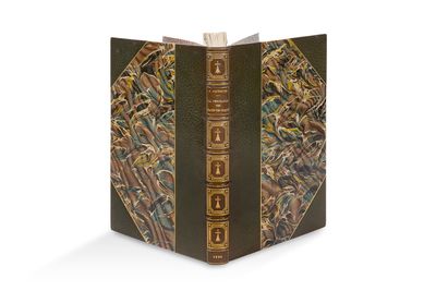 une image représentant un livre ouvert posé sur une surface blanche