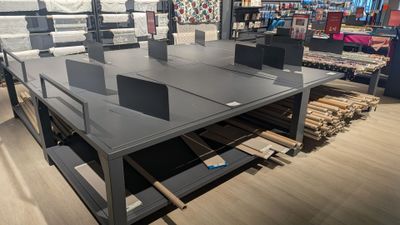 6 TABLES de présentation métalliques à deux niveaux avec sép…