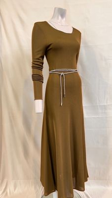 the dress is brown and has a belt around the waist