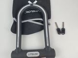une selle de vélo à laquelle est fixé un guidon