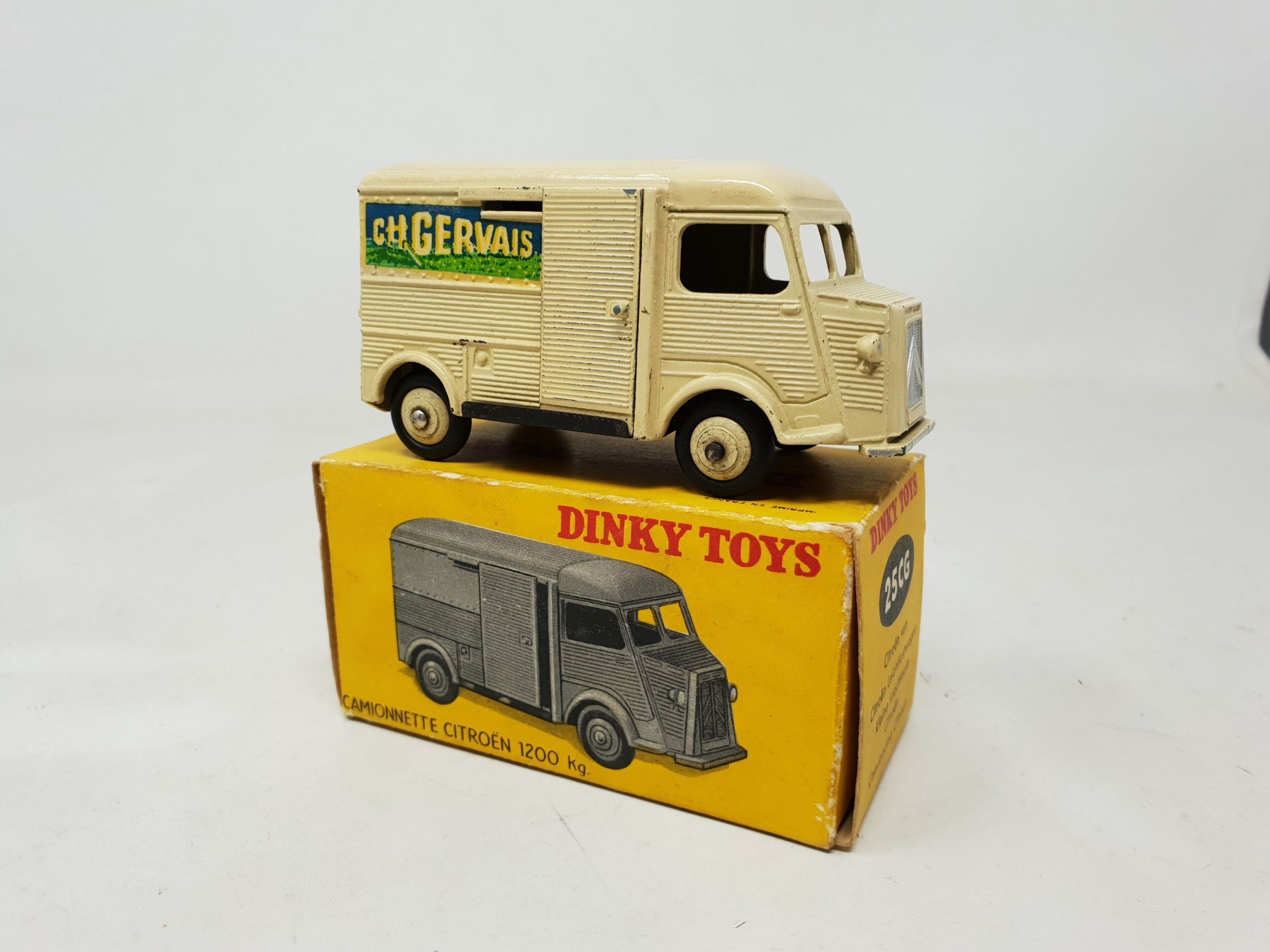 Objets d'art & Curiosités