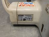 a machine that is sitting on the floor in the room
