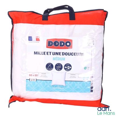 une photo d'un sac de literie portant un logo