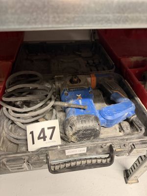 une boîte à outils contenant de nombreux outils