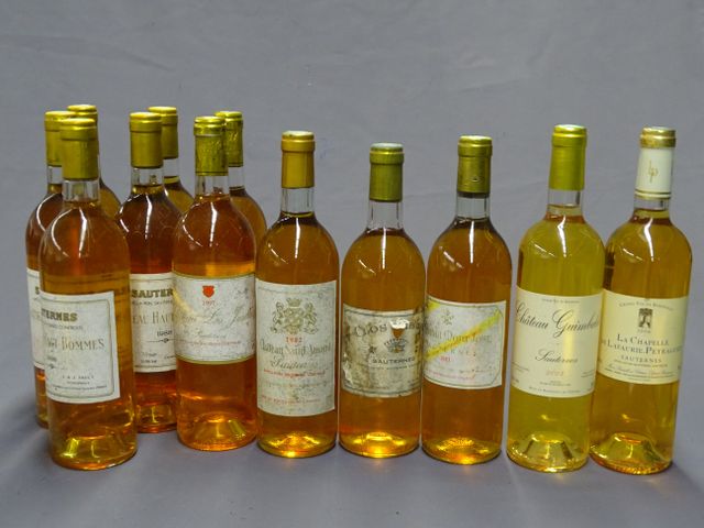 SAUTERNES : CHATEAU HAUT BOMMES, 5 bouteilles de 1988 ; CHATEAU L...